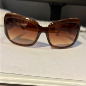 Oliver Peoples Elegant Brown Sunglasses